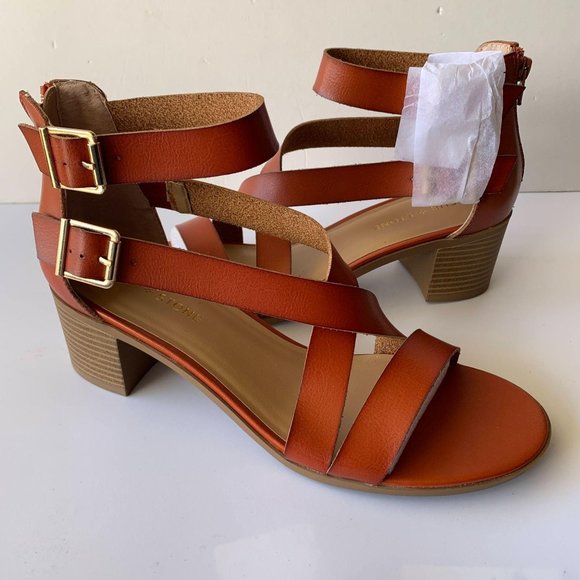 sun stone Shoes - Sun Stone Quinn Block-Heel City Criss Cross Sandal